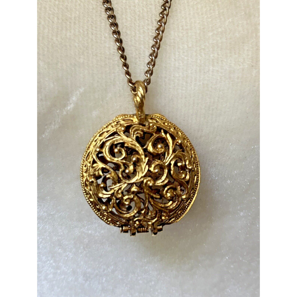 Vintage Ornate Clasp Locket Pendant Openwork Swirl Round Gold Tone 1.5" Wide